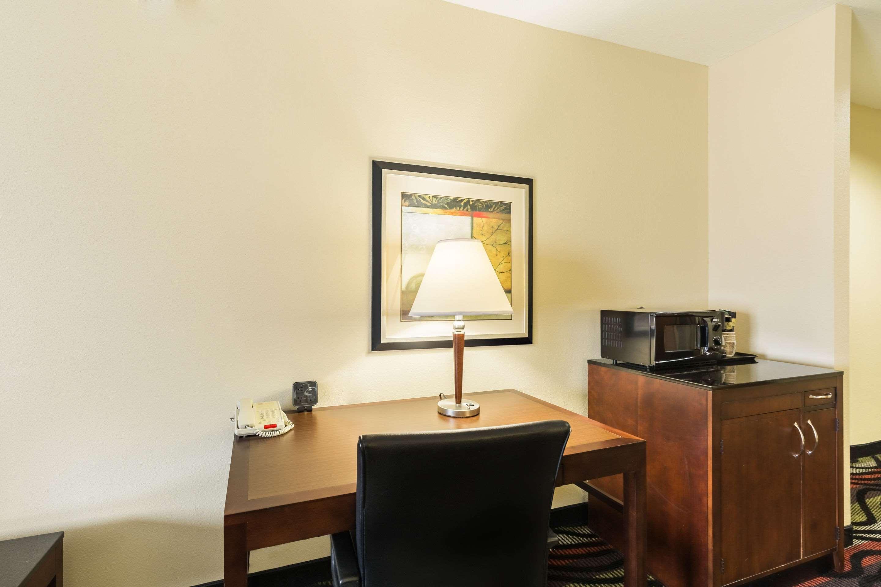 Comfort Suites Beaumont I-10 Экстерьер фото