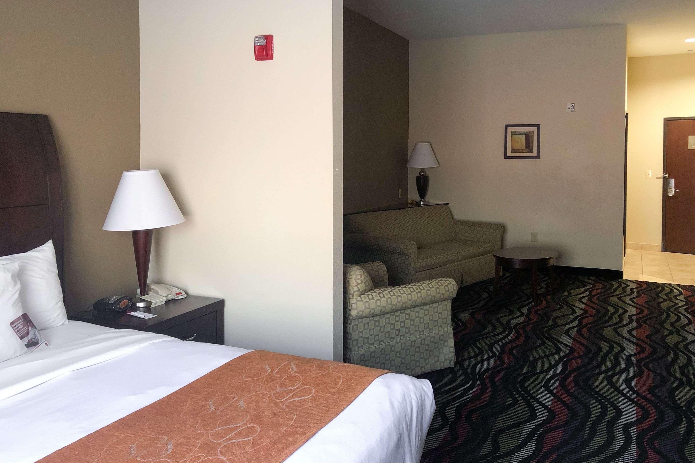 Comfort Suites Beaumont I-10 Экстерьер фото